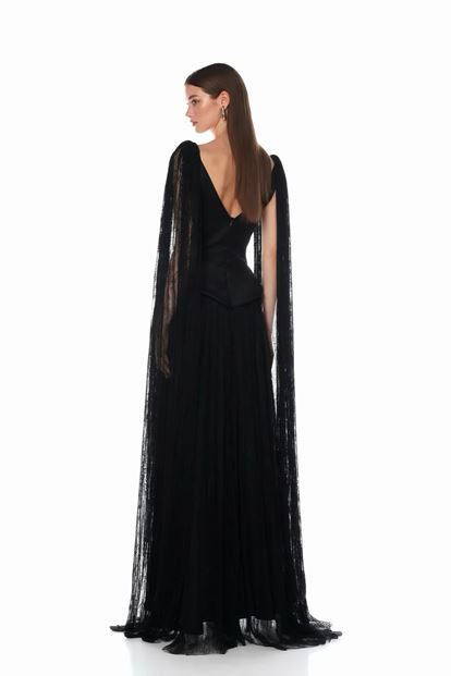 Siyah Dantel Pelerinli Abiye Elbise